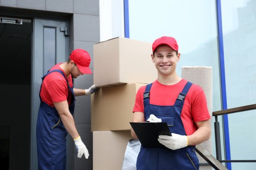 Kingston upon Thames moving truck service for flats, houses, and office moves